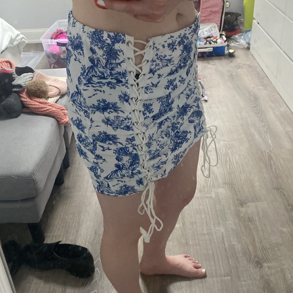 White & Blue Lace Up Skirt with lace up sides adjustable size L - Picture 7 of 10